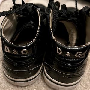 Original shiny leather Dolce Gabbana sneakers mid rise